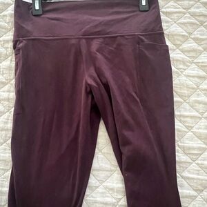 Athleta salutation stash capri